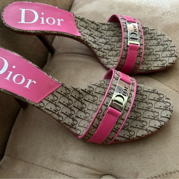 Authentic Vintage Hot Pink Dior Kitten Heels - Picture 4 of 6